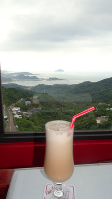 Milchtee, Jiufen, Taiwan, Taipeh, Tapei, Foodblog, Food Guide, Essen in Taiwan, Trinken in Taiwan, Fettnäpfchen, Brühe, Wasser, Asien, Südostasien