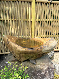 巨大　縁先手水鉢　立鉢　つくばい　夏目 立手水鉢③ 天然石　国産 水鉢 - すみ商