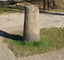 Postmeilenstein in Gutow vor Haus 1