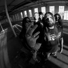 Vorn der neue Sänger Ingo “Crowzak” Bajonczak, hinten v.li.n.re. Michael Hoffmann (guitar), Joachim Kremer (bass), Jürgen "Scholli" Scholz (guitar), Björn "Burn" Sondermann (drums)