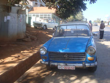 Harar-Peugeot-auto-huizen-Ethiopië-lemen-kleuren-straatleven