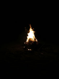 am Abend unserer Ankunft wurde uns ein Lagerfeuer am Strand epfohlen