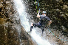 Canyoneering, Canyoning, Waterfall Rappel.