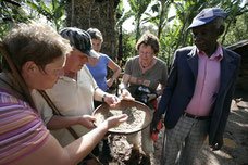 Toeristen op bezoek tijdens de Coffee Tour