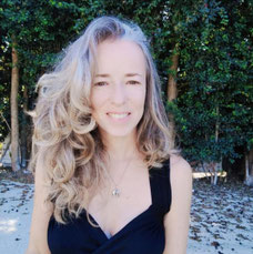 Sofia Pérez (foto) Autora, Terapeuta, Mentora