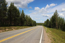 Auf der E75 hinter Rovaniemi.