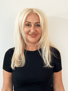 Bild Koja, Mitarbeiterin Coiffeur-Salon YVES FASHION FOR HAIR Bern