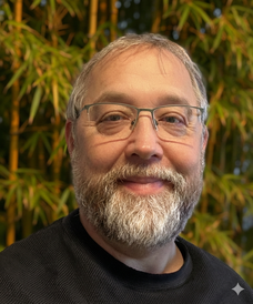 Bodo Scheer in seiner Praxis für Hypnoakupunktur, Akupunktur und therapeutische Hypnose in Pfungstadt