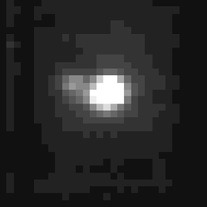 Orcus (mitte) mit Vanth (links) auf einer Hubble-Aufnahme am 23. Februar 2010.