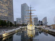 帆船日本丸と1号ドック跡