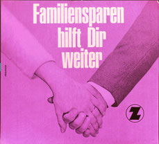 Familiensparen hilft Dir weiter . Männer- und Frauenhand (Ehering) . Plakat Zentralsparkasse  1960.