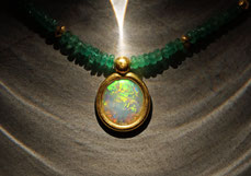 echte Edelsteinkette mit Opal in Feingold gefasst