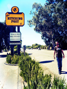 Wie Miles und Jack laufe ich ein Stück die Straße entlang zum Hitching Post II