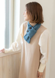 くるみボタンのニットマフラー  1,738円→680円(税込)   