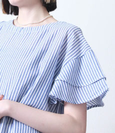 【目玉商品】  フリル袖ブラウス  （フリーサイズ）  4,290円→1,200円(税込)
