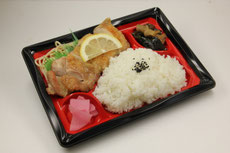 チキンソテー弁当　　　￥600