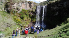 disfrutando de la hermosa Catarata Pumapaqcha