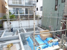 足場の組み立て作業2