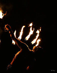 Monika Primetshofer - Feuertanz am Pichlingersee, Panasonic Lumix, f/2.8, 1/125, Iso 3200