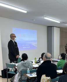 葉山　地域講演会での公演の様子