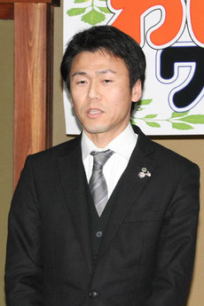 閉会の挨拶を述べられる綾部商工会議所青年部の四方裕士会長