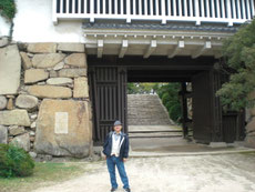 　　　烏城に登城の前にhighdyの登場！