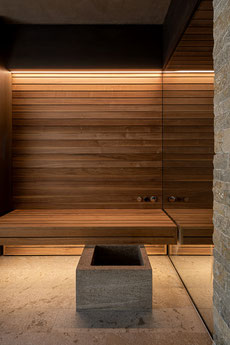 Architektur von Stephan Maria Lang, House GR31 Sauna und Fussbecken im Wellnessbereich 