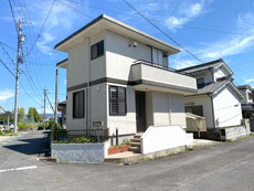尾張旭市新居町下切戸の家