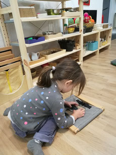 Cadres d'habillage, Communauté enfantine Montessori / Ateliers À la Volette-Montessori