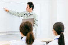 現場における人材育成の時間のイメージ画像