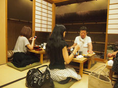 長蛇の列だったが、回転が早く店内も広く、1時間待ちと思って覚悟したら20分で入れました^^
