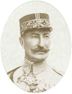 En tenue de général de division