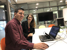 Sebastian Heydendahl  (EKHN) und Carmen Schulz (IZGS) bei der kritischen Prüfung eines Evaluationsaufbaus in Hinblick auf den Datenschutz | Foto: IZGS