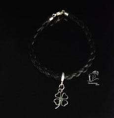 Pferdehaararmba<nd mit einem Kleeblatt Anhänger / Charm aus 925 er Silber