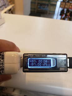 USB充電チェッカーでチェック