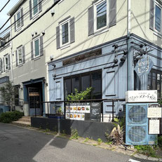 住宅街のレストラン