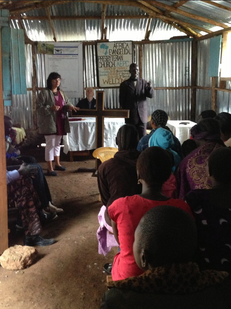 Karin predigt in der Sudanesen-Gemeinde