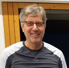 Jens Huff trainiert zweimal die Woche junge Leichtathleten, ab April auch wieder draußen.