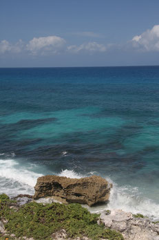 Cette mer n'est pas celle des Seychelles, mais son bleu est tout aussi évocateur. Crédit photo : Sophie Hamel-Dufour