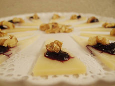 Queso, mermelada y nueces