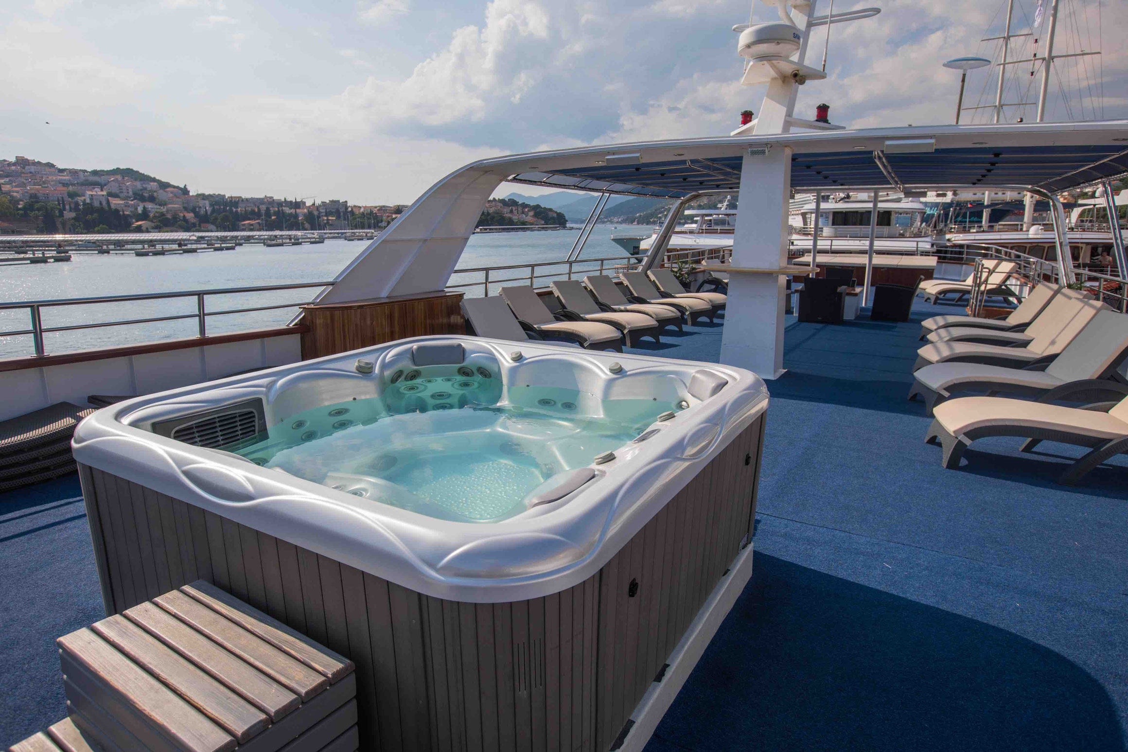 MS Captain Bota Sonnendeck