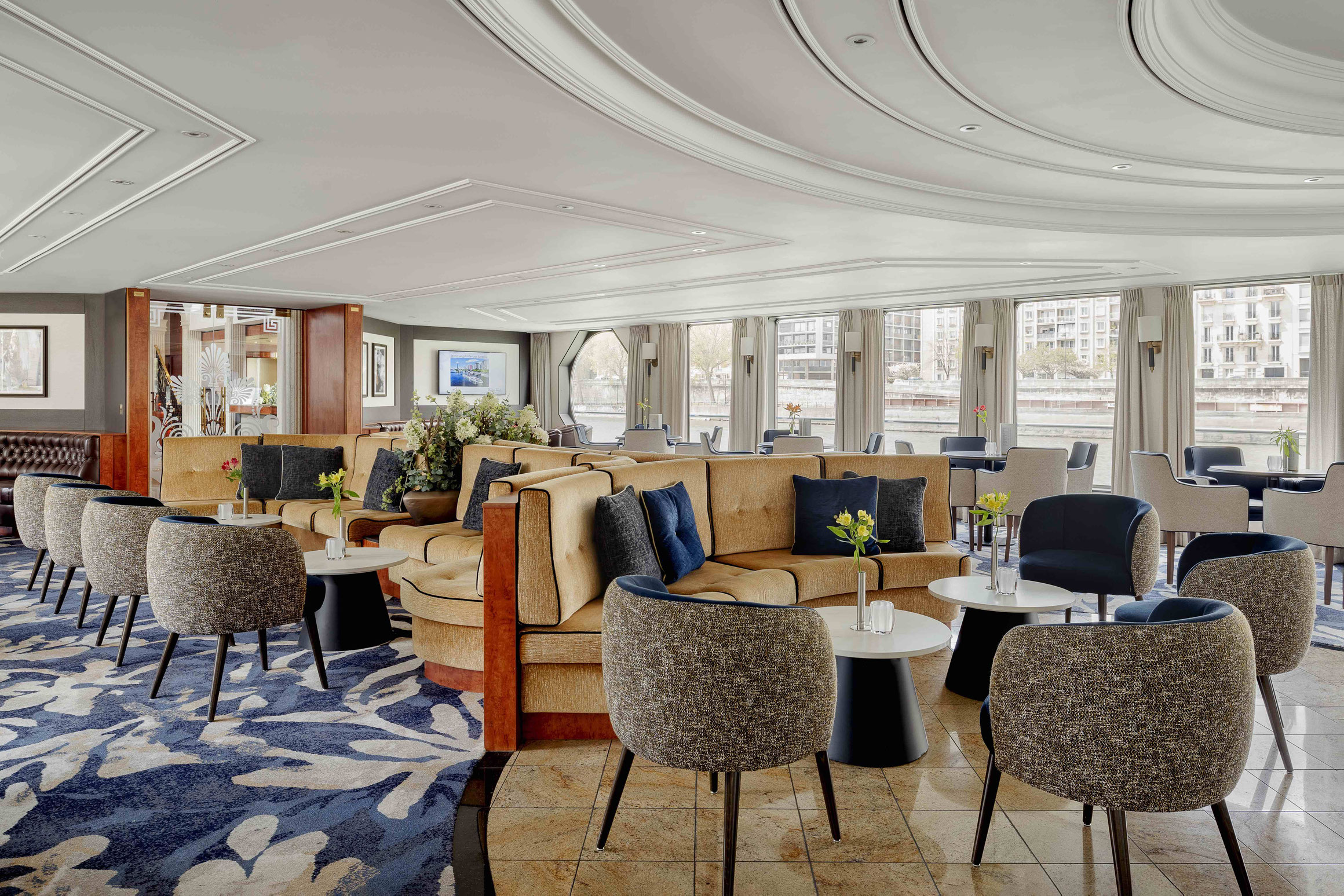 MS VIVA GLORIA Panorama Lounge mit Bar