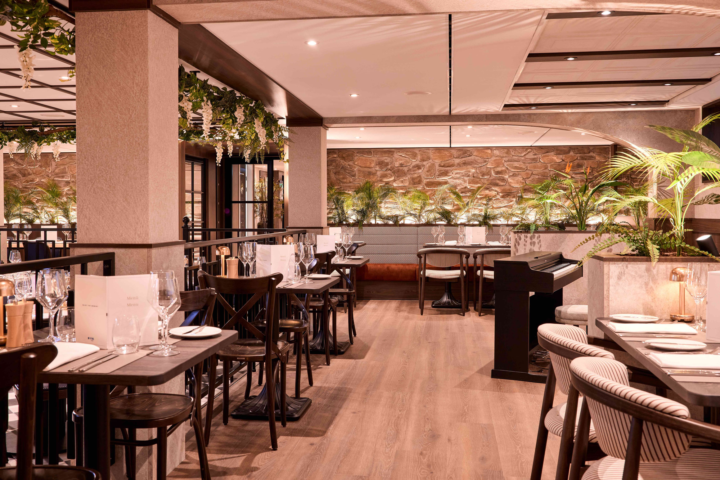 VIVA ENJOY Moments Restaurant