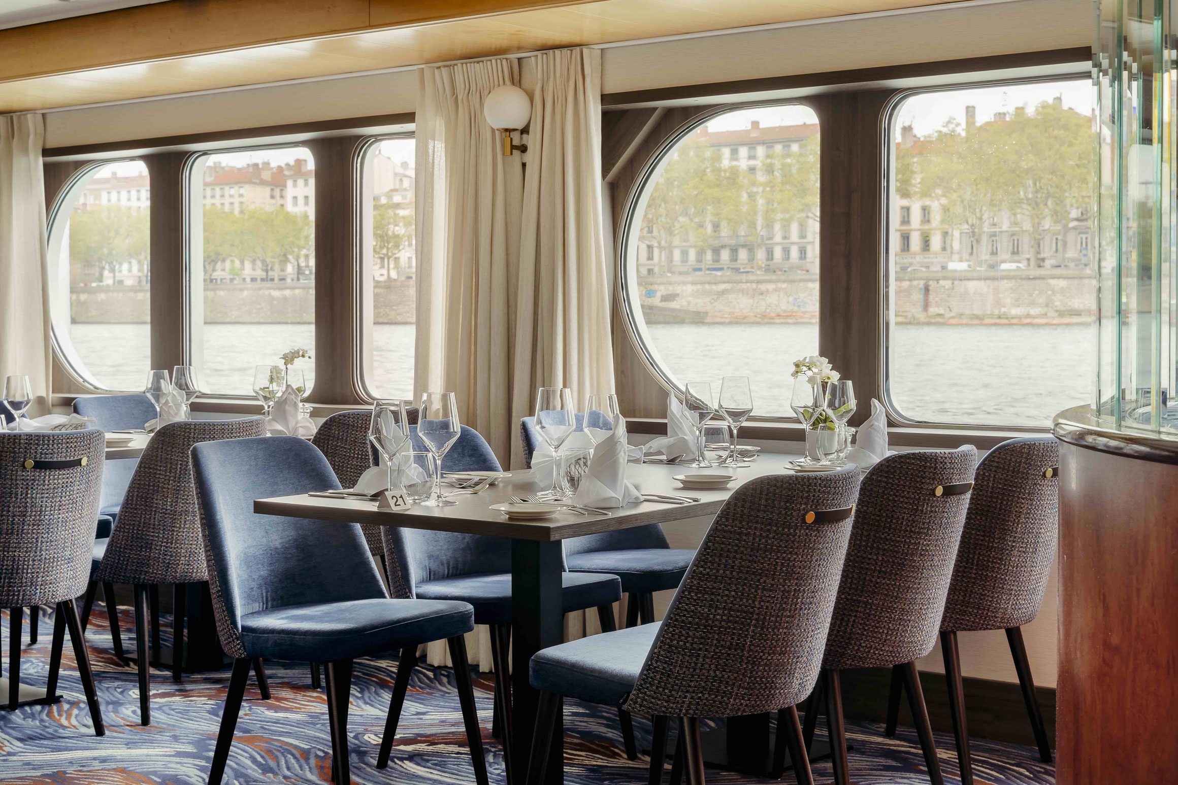 VIVA VOYAGE Riverside Restaurant