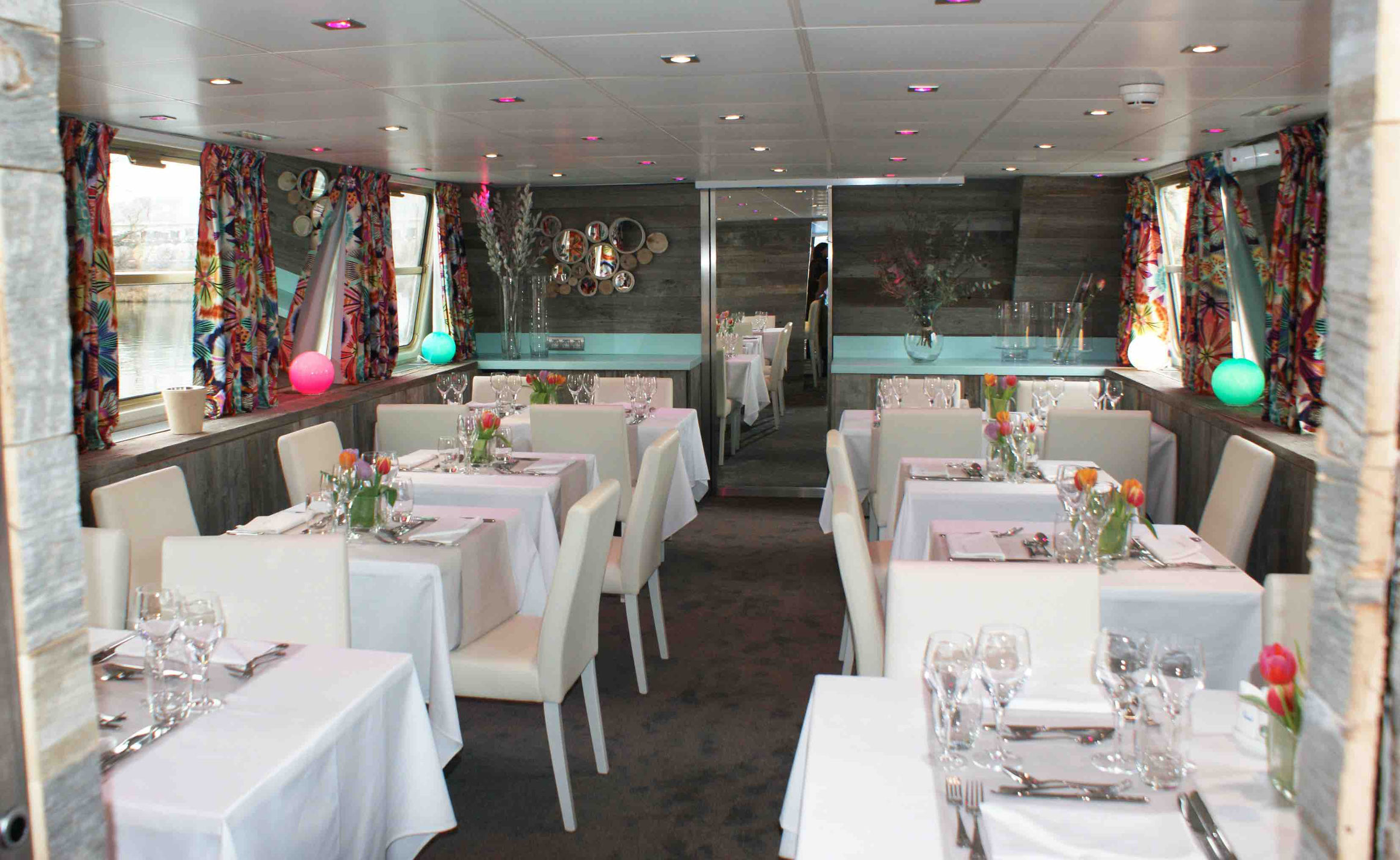 MS Jeanine Restaurant