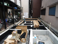 台東区 木造3階建て耐火建築物 土台引き画像1
