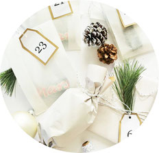 Bild: DIY Adventskalender mit Papiertüten zum Aufhängen selber machen - mit Freebie Bastelvorlage für Adventskalenderzahlen von Partystories.de // #Advent #Adventskalender #DIYadventskalender #DIYdeko