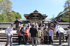 建長寺での記念撮影前