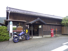大井川鉄道 下泉駅 かっぱを着る