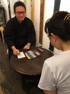 八王子、占い。「津軽の占い師」山ちゃん、お客様の占い鑑定の風景